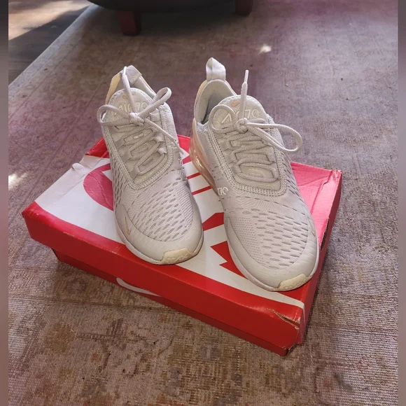 Womens Nike Airmax 270 cream off white - Picture 2 of 7